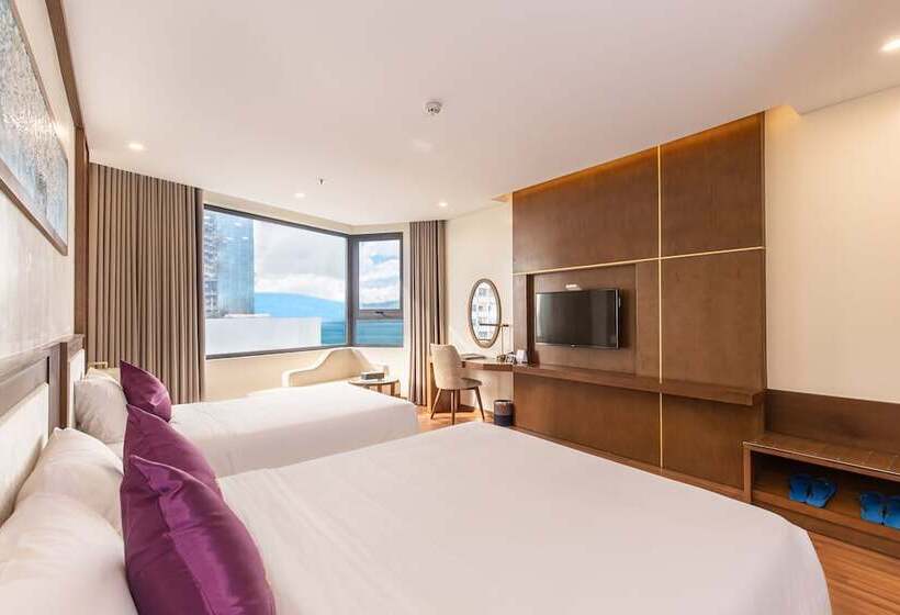 اتاق استاندارد سه نفره با چشمانداز کنار دریا, Rosamia Da Nang