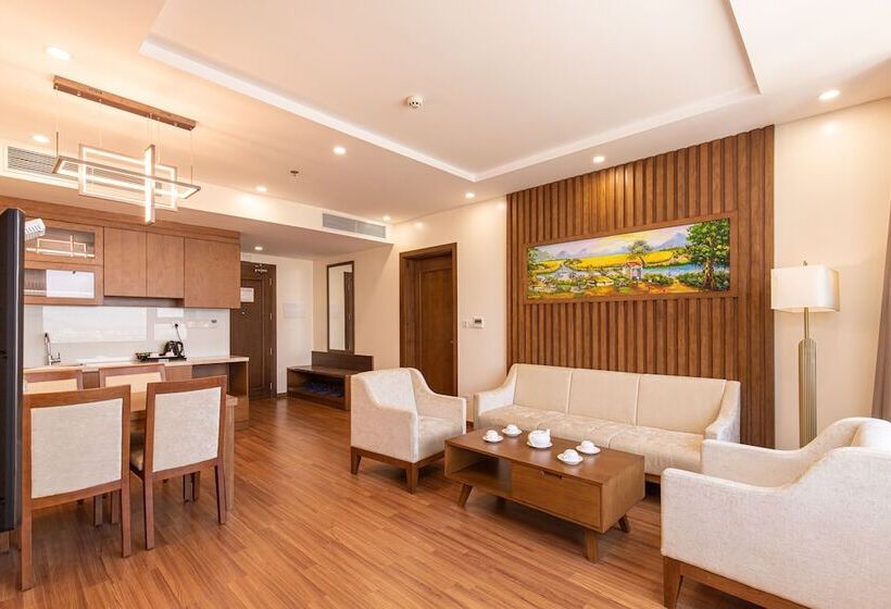 سوییت خانوادگی, Rosamia Da Nang