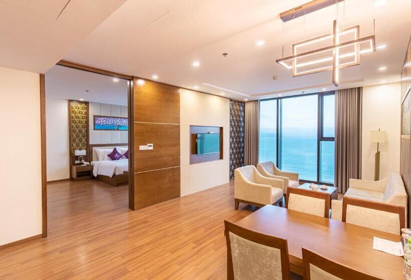 سوئیت اجرایی با چشمانداز دریا, Rosamia Da Nang