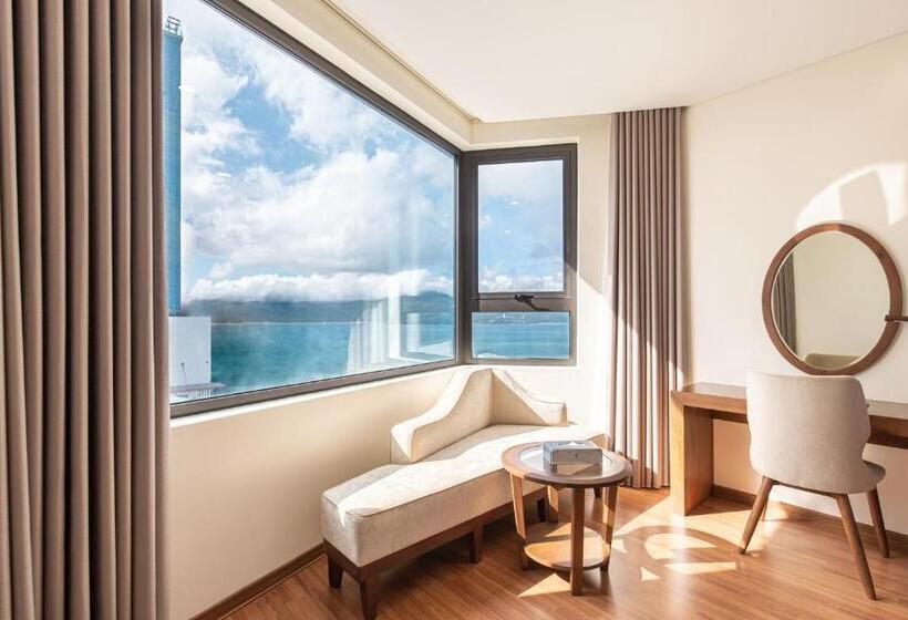 اتاق اساندارد با چشمانداز جانبی به دریا, Rosamia Da Nang