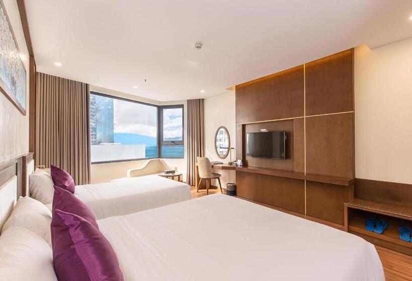 اتاق استاندارد سه نفره با چشمانداز کنار دریا, Rosamia Da Nang