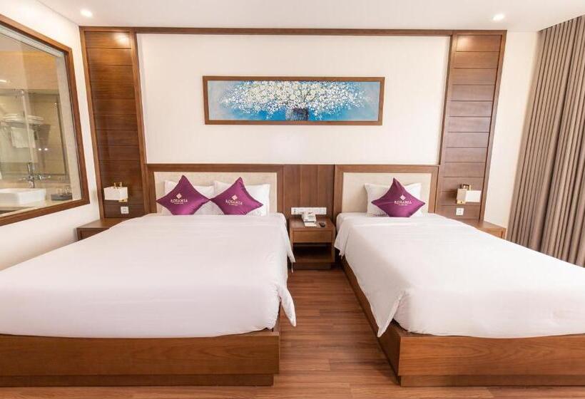 اتاق استاندارد سه نفره با چشمانداز کنار دریا, Rosamia Da Nang