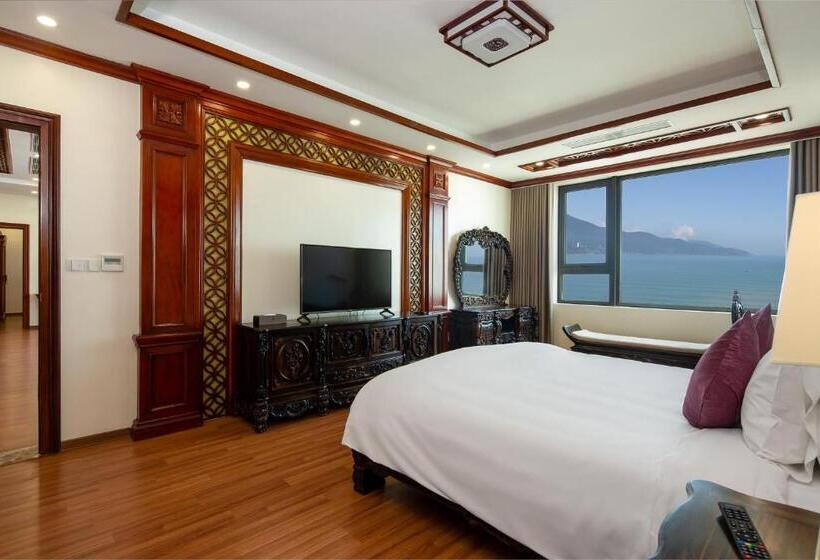 سوئیت پرزیدنت, Rosamia Da Nang