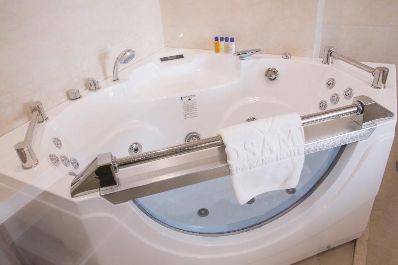 سوئیت اجرایی با چشمانداز دریا, Rosamia Da Nang