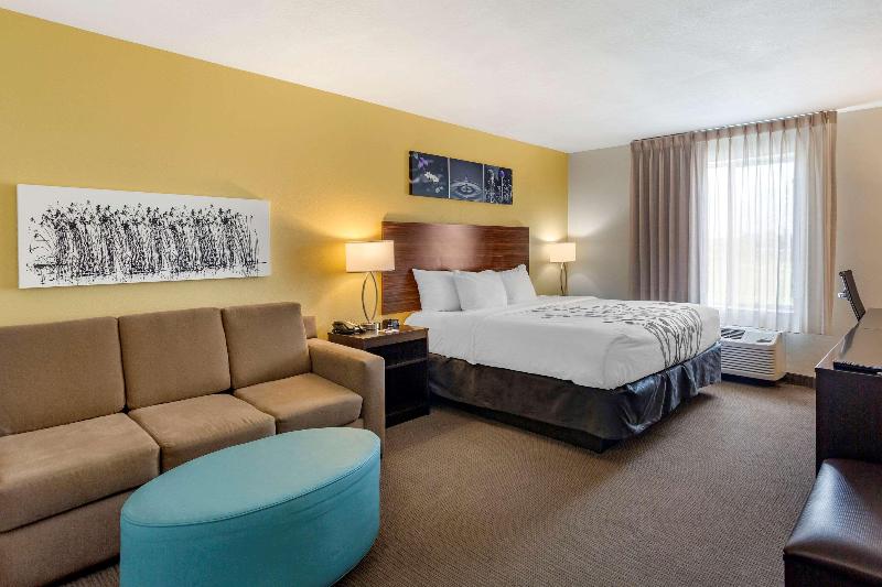 מיטת קינג בסוויטה, Garner Hotel Clarksville Northeast By Ihg