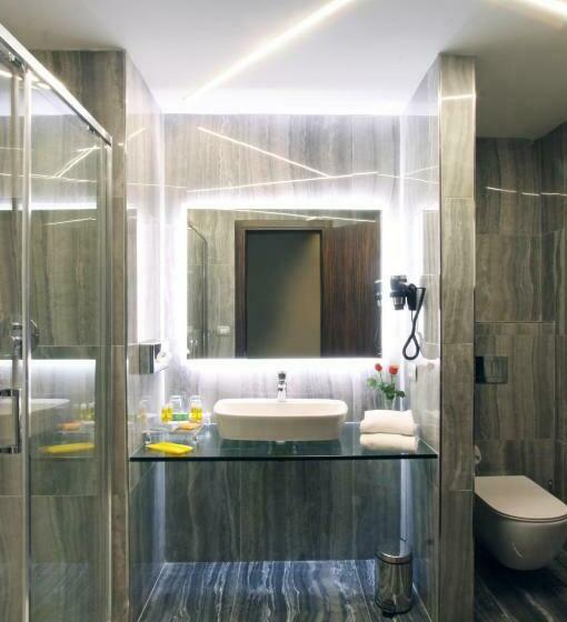 חדר סופריור, The Hive