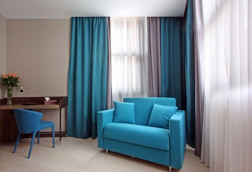 Suite, The Hive