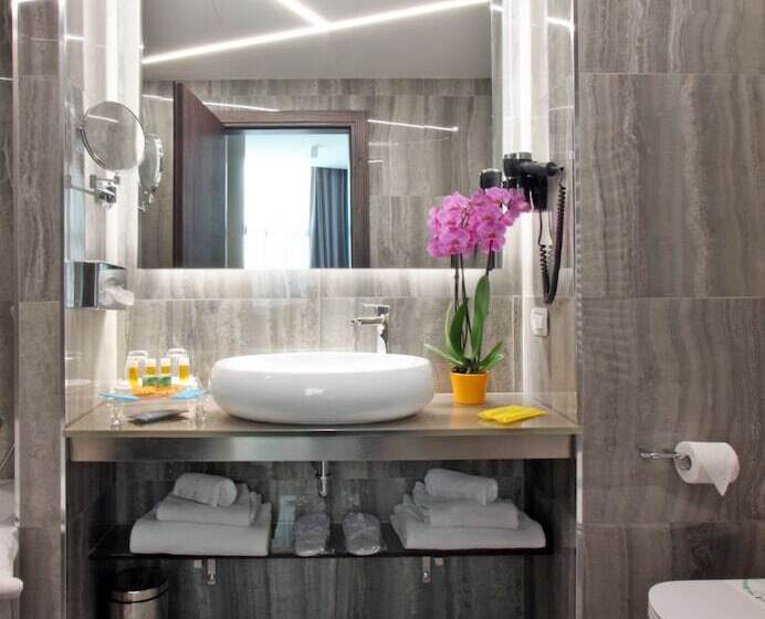 סוויטה, The Hive