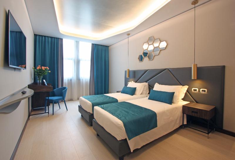 חדר אקזקיוטיב, The Hive