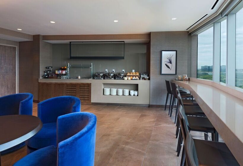 سوییت اجرایی, The Westin Irving Convention Center At Las Colinas