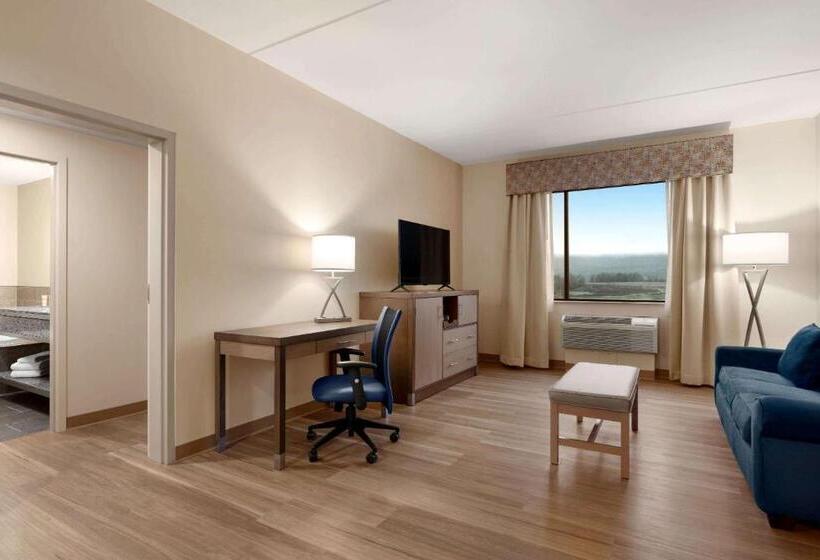 Люкс Кровать Кинг, Wyndham Garden State College