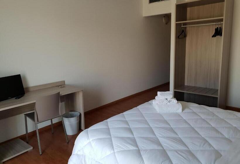 スーペリアールーム, Risthotel Airport