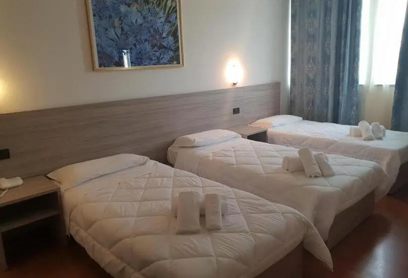 スーペリアトリプルルーム, Risthotel Airport