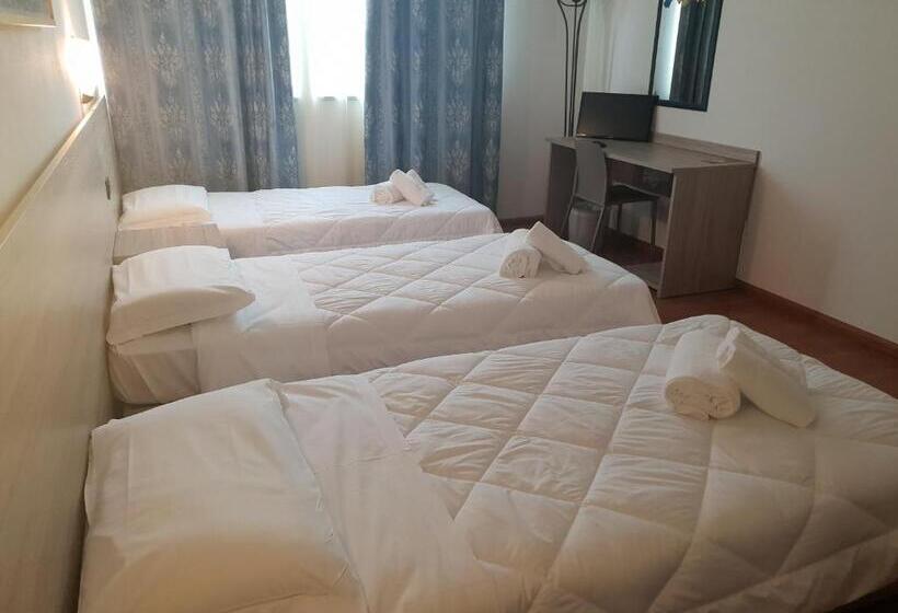 スーペリアトリプルルーム, Risthotel Airport