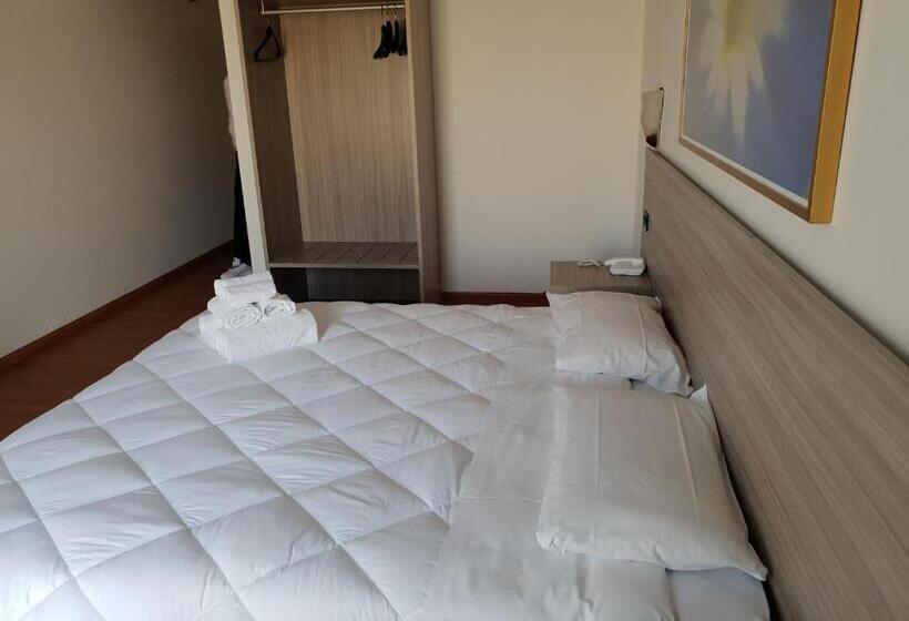 スーペリアトリプルルーム, Risthotel Airport