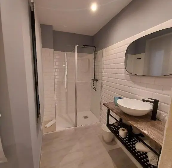 استودیوی لوکس, S30 Reina Victoria