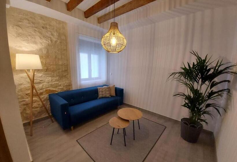 استودیوی لوکس, S30 Reina Victoria