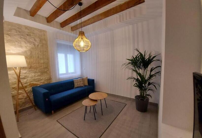 استودیوی لوکس, S30 Reina Victoria