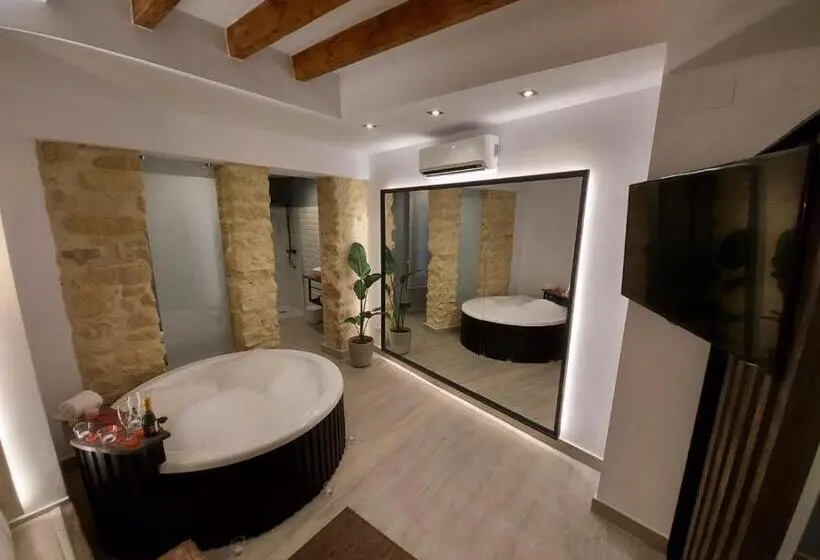 استودیوی لوکس, S30 Reina Victoria