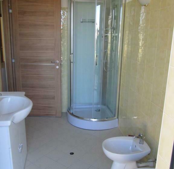 Pokój Standard Trzyosobowy, B&b Marzia