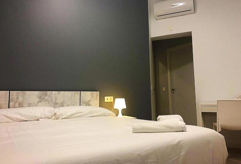 اتاق لوکس, Butik Almería Centro