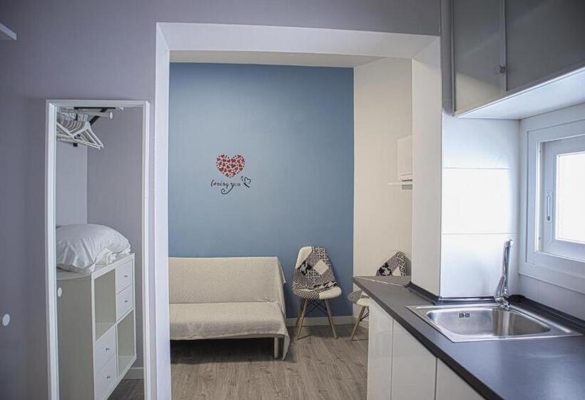 استودیو خانوادگی, Butik Almería Centro