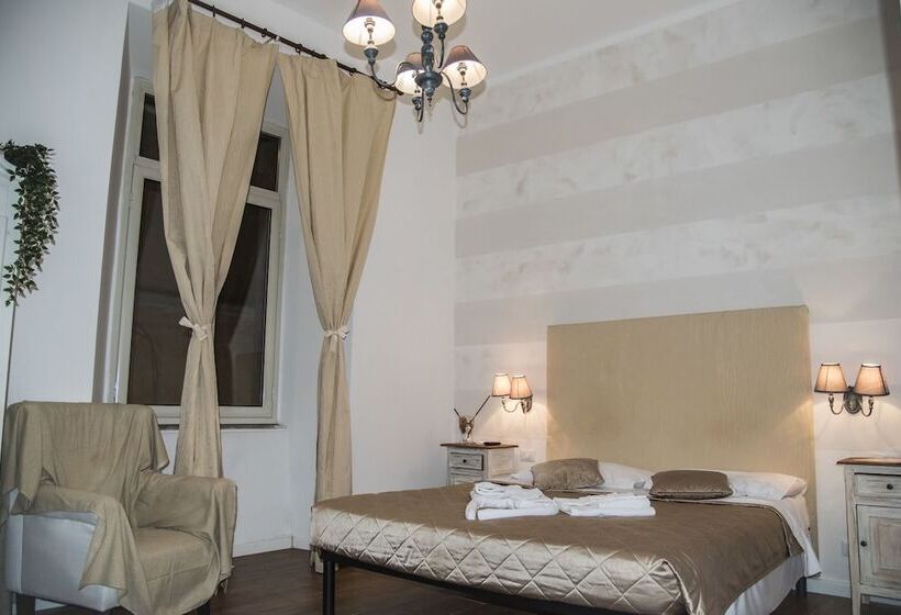 חדר סטנדרט לשלושה, Juno Pantheon