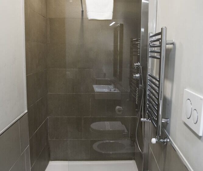 חדר סטנדרט, Juno Pantheon