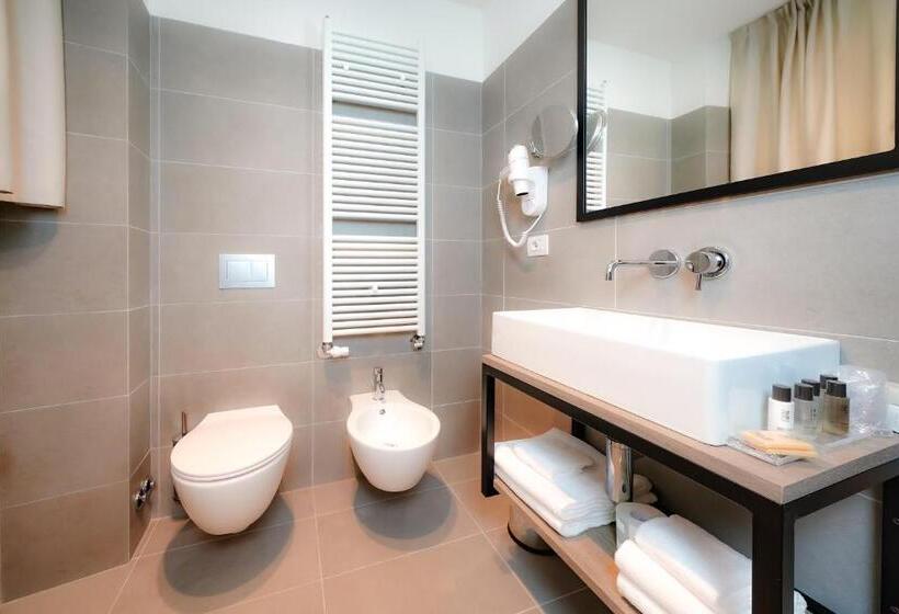 اتاق استاندارد, Bergamo Inn 15