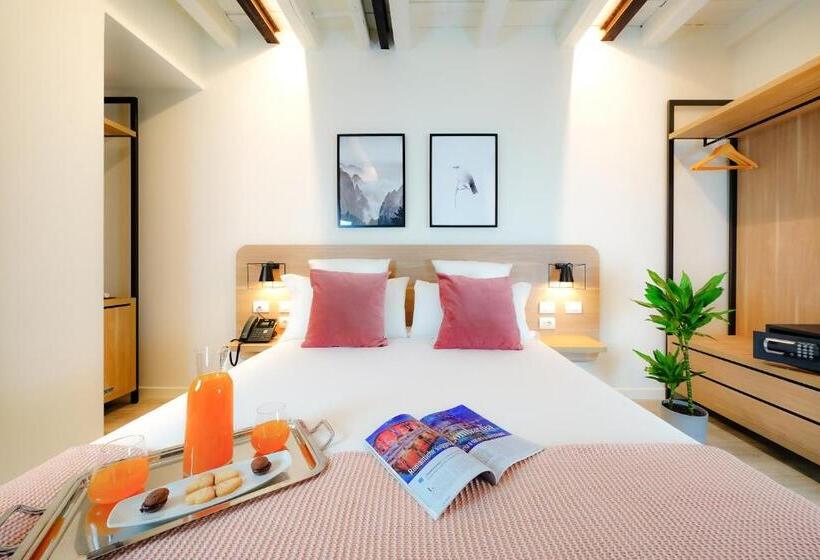 اتاق استاندارد, Bergamo Inn 15