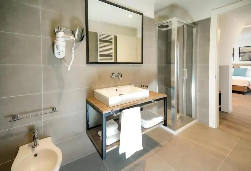 اتاق لوکس, Bergamo Inn 15