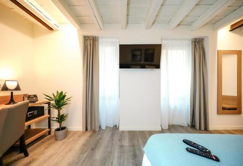 اتاق لوکس, Bergamo Inn 15