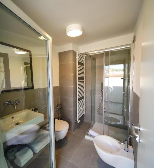 اتاق لوکس با چشمانداز شهر, Bergamo Inn 15