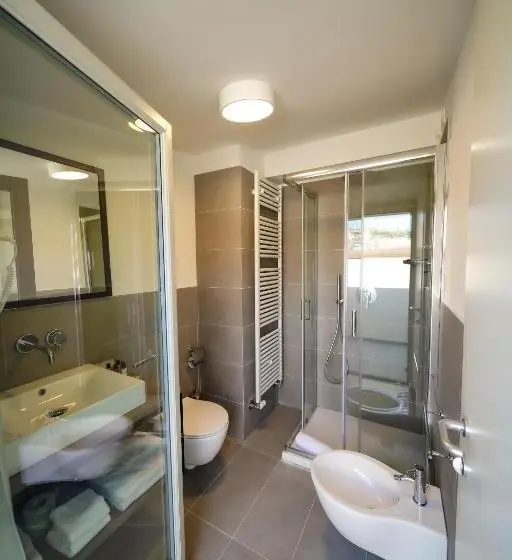 اتاق لوکس با چشم‌انداز شهر, Bergamo Inn 15