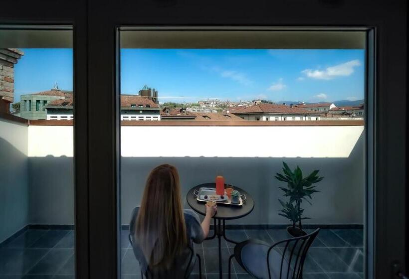 اتاق لوکس با چشم‌انداز شهر, Bergamo Inn 15