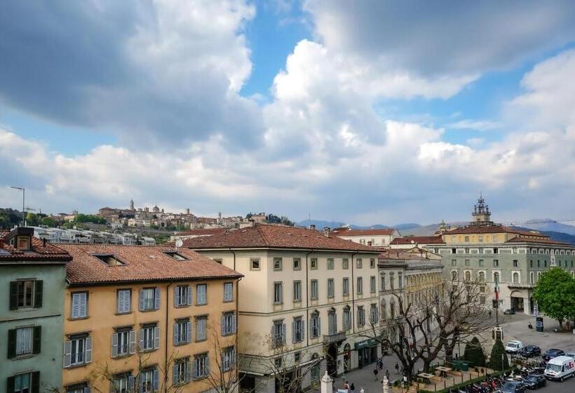 اتاق لوکس با چشمانداز شهر, Bergamo Inn 15