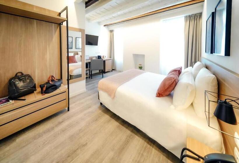 آپارتمان یک خوابه با دری مشترک که هال را جدا می کند., Bergamo Inn 15