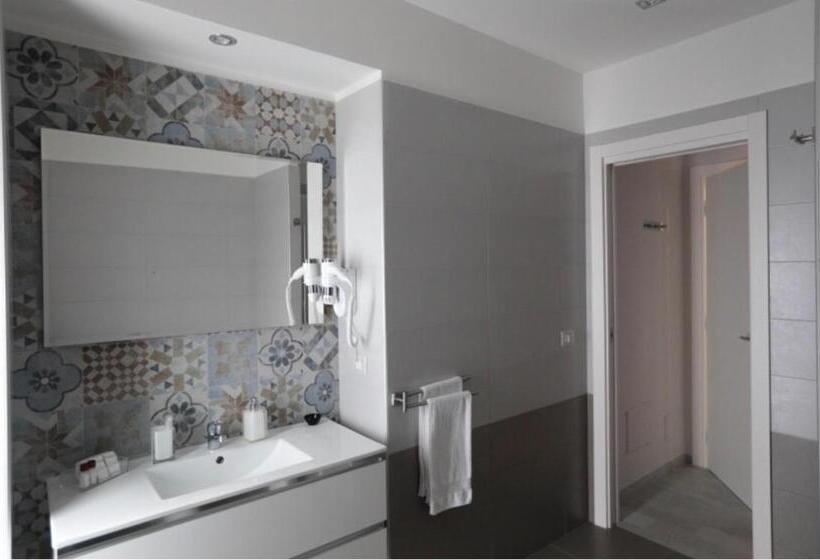 اتاق استاندارد با تخت بزرگ, Chiaia Guest House