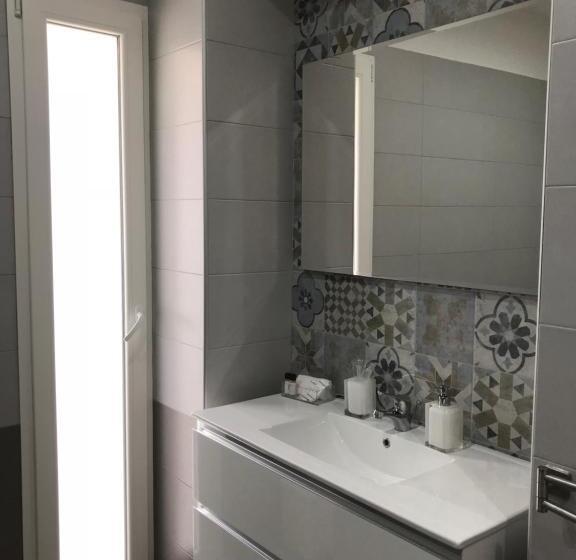 اتاق استاندارد با تخت بزرگ, Chiaia Guest House