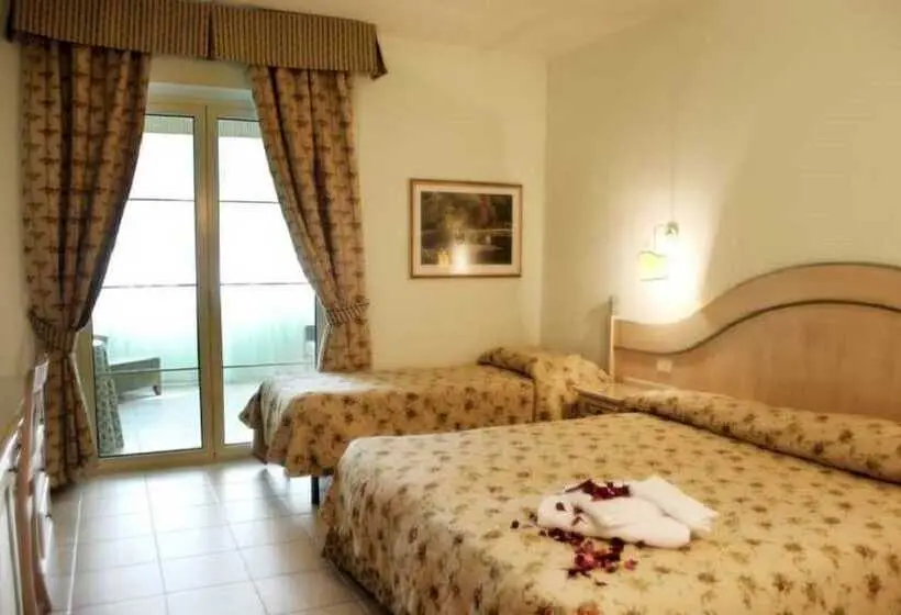 スタンダードトリプルルーム, Antico Colle Toscano Resort