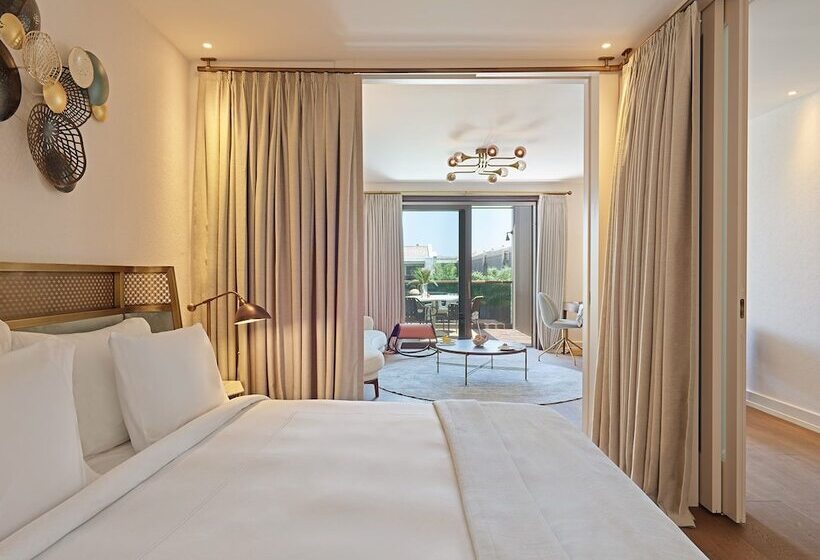 سوییت با چشمانداز استخر, Biblos Resort Alaçatı