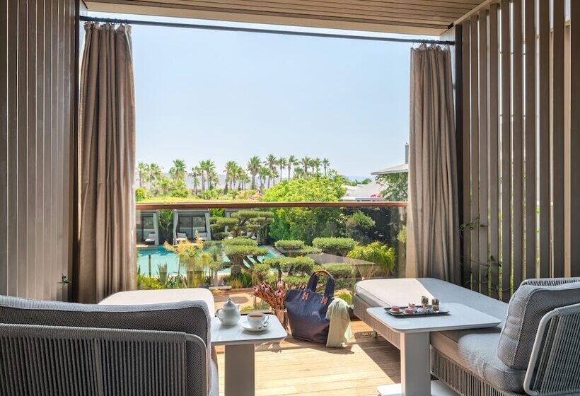 Люкс Вид на Бассейн, Biblos Resort Alaçatı