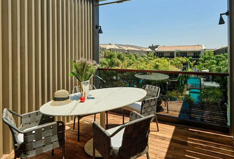 Люкс Вид на Бассейн, Biblos Resort Alaçatı