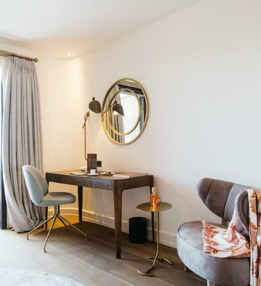 سوییت با چشمانداز استخر, Biblos Resort Alaçatı