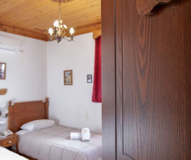 이코노미 룸, Bineri