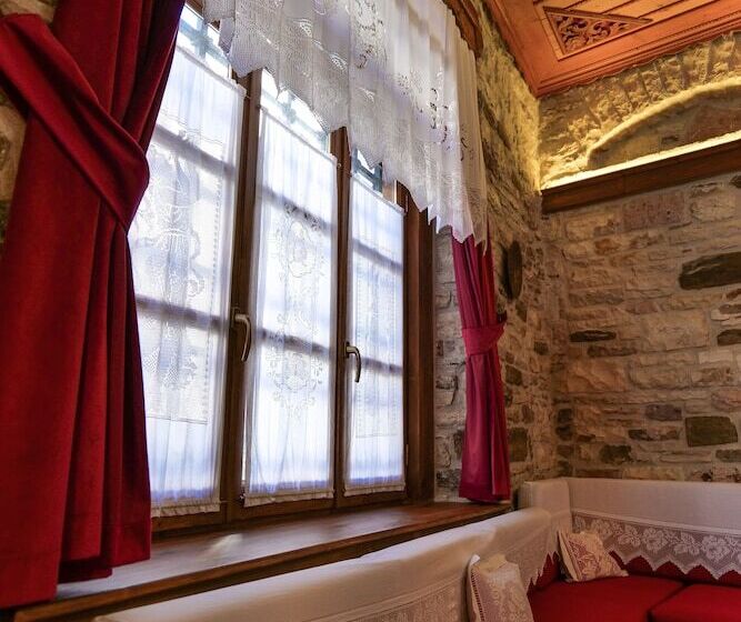 주니어 스위트, Bineri