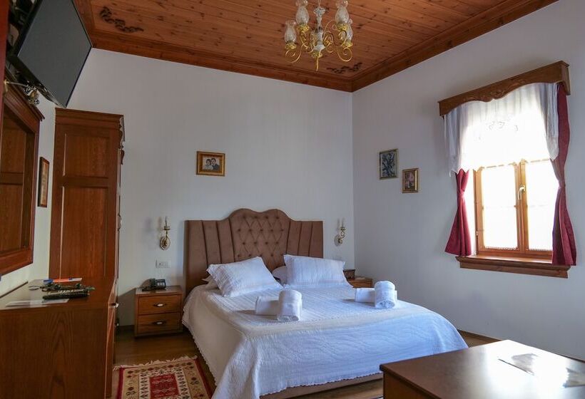 디럭스 패밀리 룸, Bineri