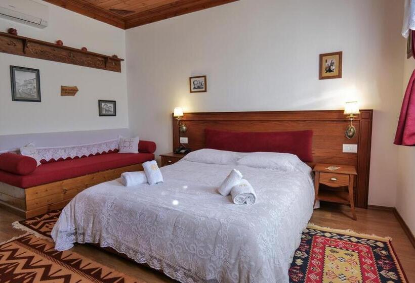 디럭스 패밀리 룸, Bineri