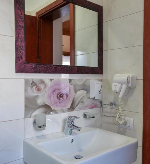 디럭스 패밀리 룸, Bineri