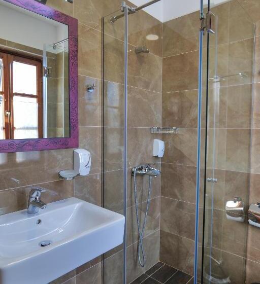 스탠다드 룸, Bineri